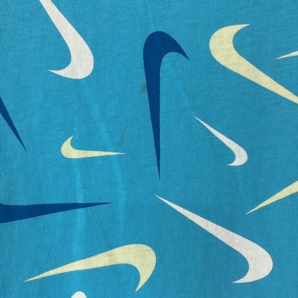 Boys Nike Tee Size Large - Picture 4 of 8